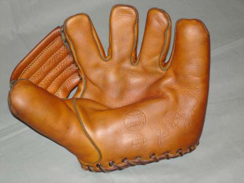 Joe DiMaggio Spalding 133 2 Front